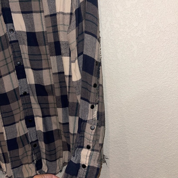 GILDED Intent By Buckle Brown Green Blue Flannel Raw Edge Snap Up Size Medium - Picture 8 of 13